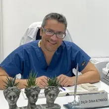 Doç. Dr. Orhan Altınboğa — Kadın Hastalıkları Ve Doğum, Gaziantep. Portre fotoğrafı.