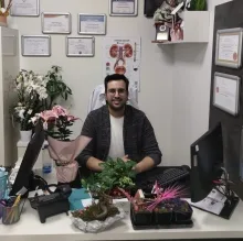 Uzm. Dr. Muzaffer Doğu Taşdemir — Üroloji, Çiğli, İzmir. Portre fotoğrafı.