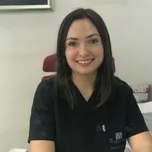 Dr. Dt. Gülşah Yağan — İzmit, Kocaeli. Portre fotoğrafı.