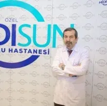 Uzm. Dr. Fatih Akkuş — Tıbbi Mikrobiyoloji, Çankaya, Ankara. Portre fotoğrafı.