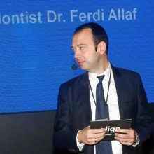 Uzm. Dt. Ferdi Allaf — İstanbul. Portre fotoğrafı.