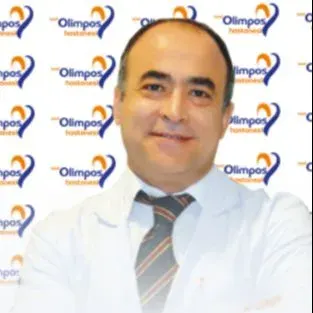 Op. Dr. Şükrü Dölalan — Genel Cerrahi, Konyaaltı, Antalya. Portre fotoğrafı.