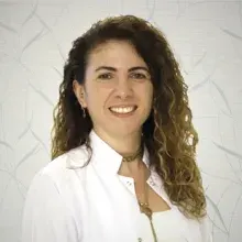 Uzm. Dr. Sinemis Çelik — Tıbbi Onkoloji, Maltepe, İstanbul. Portre fotoğrafı.