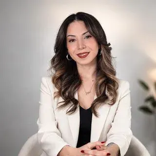 Psk. | Bilim Uzmanı Damla Üçgül — Çekmeköy, İstanbul. Portre fotoğrafı.