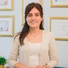 Uzm. Psk. Tuğba Yavuz — Psikoloji, İstanbul. Portre fotoğrafı.