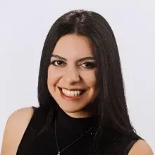 Psk. Ecem Sercan — Psikoloji, İstanbul. Portre fotoğrafı.