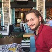 Dt. Seçkin Karaokutan — Diş Hekimi, Denizli. Portre fotoğrafı.