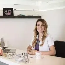 Dr. Dt. Selin Gülşah Tolunay Kaya — Antalya. Portre fotoğrafı.