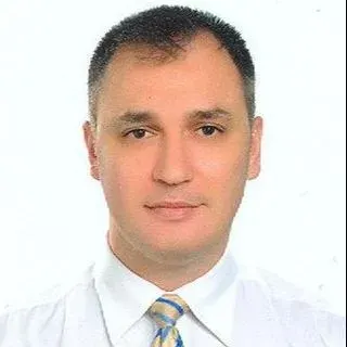 Prof. Dr. Servet Özden Hacıvelioğlu — Kadın Hastalıkları Ve Doğum, Çanakkale. Portre fotoğrafı.