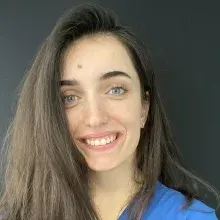 Dr. Dt. Seren Sürmeli Baran — Adana. Portre fotoğrafı.
