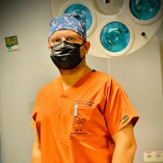 Op. Dr. Enver Ferruh İnan profilinde yer alan galeri fotoğrafı.