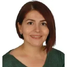 Uzm. Dt. Cemre Vergili Yılmaz — Çanakkale. Portre fotoğrafı.