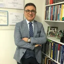 Op. Dr. Yusuf Can — Kulak Burun Boğaz, İstanbul. Portre fotoğrafı.