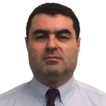Doç. Dr. Halil İbrahim Tanrıverdi — Çocuk Cerrahisi, Manisa. Portre fotoğrafı.