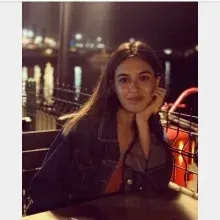 Dyt. Görkem Hazal Özsan — Diyetisyen, İstanbul. Portre fotoğrafı.