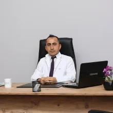 Uzm. Dr. Şahin Akça — Radyoloji, Çorum. Portre fotoğrafı.