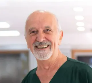 Dt. Cihat Özçetin profilinde yer alan galeri fotoğrafı.