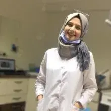 Dt. Merve Saraç — Diş Hekimi, İstanbul. Portre fotoğrafı.