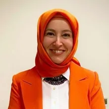 Uzm. Dr. Nuriye Kayıran — Dermatoloji, Gaziantep. Portre fotoğrafı.