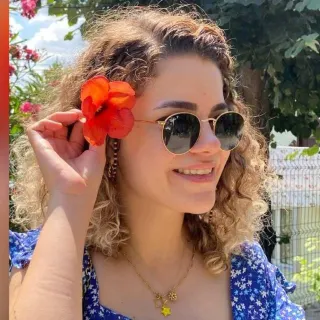 Dt. Melike Çetinkaya profilinde yer alan galeri fotoğrafı.