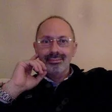 Prof. Dr. Mehmet Gökşin Karaman — Çocuk ve Ergen Psikiyatrisi, İstanbul. Portre fotoğrafı.