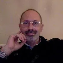 Prof. Dr. Mehmet Gökşin Karaman — Çocuk ve Ergen Psikiyatrisi, İstanbul. Portre fotoğrafı.