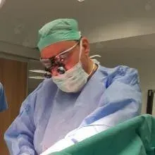 Prof. Dr. Akif Tan — Genel Cerrahi, İstanbul. Portre fotoğrafı.