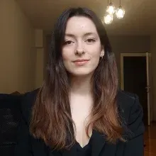 Kl. Psk. İrem Merve Birdal Ok — Psikoloji, İstanbul. Portre fotoğrafı.