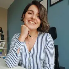 Dyt. Dilan Yavuz — Diyetisyen. Portre fotoğrafı.