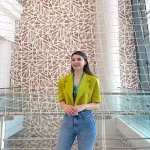 Dyt. Dilara Sareç — Diyetisyen, İstanbul. Portre fotoğrafı.