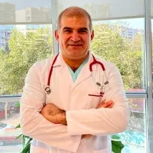 Uzm. Dr. Orhan Köksal — Çocuk Sağlığı Ve Hastalıkları, Diyarbakır. Portre fotoğrafı.