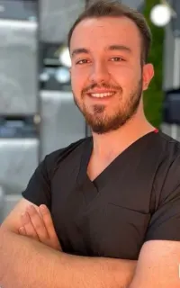 Dt. Abdullah Eren İşler profilinde yer alan galeri fotoğrafı.