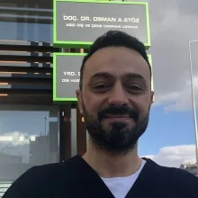 Doç. Dr. Osman A. Etöz — Ağız Diş Ve Çene Cerrahisi, Kayseri. Portre fotoğrafı.