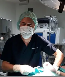 Op. Dr. Turab Ulaşoğlu profilinde yer alan galeri fotoğrafı.