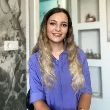 Fzt. Elif Işık Acar — Fizyoterapi Ve Rehabilitasyon, Balıkesir. Portre fotoğrafı.