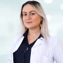 Dyt. Ayşe Gürbilek — Diyetisyen. Portre fotoğrafı.