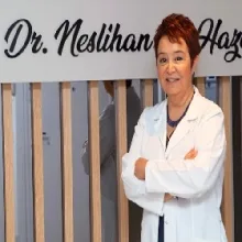 Op. Dr. Neslihan Sultan Hazar — Kadın Hastalıkları Ve Doğum, Antalya. Portre fotoğrafı.