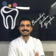 Dt. Doğucan Yeşil — Diş Hekimi, İstanbul. Portre fotoğrafı.