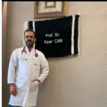 Prof. Dr. Alper Can — Tıbbi Onkoloji, Gaziosmanpaşa, İstanbul. Portre fotoğrafı.