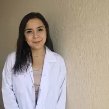 Kl. Psk. Ayça Türkyılmaz Girgin — Psikoloji, İzmir. Portre fotoğrafı.