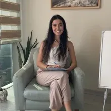 Kl. Psk. Merve Erol — Psikoloji, İstanbul. Portre fotoğrafı.