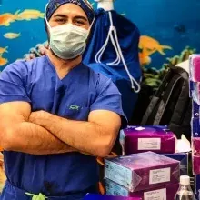Op. Dr. Doğuş Yalçın — Plastik Rekonstrüktif Ve Estetik Cerrahi, İstanbul. Portre fotoğrafı.