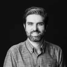 Dr. Öğr. Üyesi Necip Çapraz — Psikiyatri, İstanbul. Portre fotoğrafı.