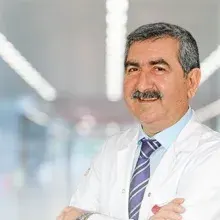 Op. Dr. Mustafa Kayacan — Beyin Ve Sinir Cerrahisi, Seyhan, Adana. Portre fotoğrafı.