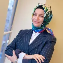 Dt. Fatma Kurtuluş — Diş Hekimi, Kocaeli. Portre fotoğrafı.