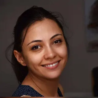 Dr. Dt. Ceren Vardar Gürlek profilinde yer alan galeri fotoğrafı.