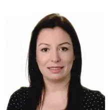 Uzm. Dr. Beril Karahan Erseven — İç Hastalıkları, Edirne. Portre fotoğrafı.