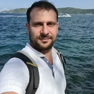 Fzt. Musa Yeşil — Fizyoterapi Ve Rehabilitasyon, İstanbul. Portre fotoğrafı.