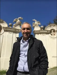 Op. Dr. Suat Karataş profilinde yer alan galeri fotoğrafı.