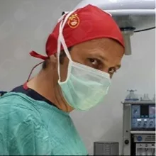 Op. Dr. Cem Özel — Kadın Hastalıkları Ve Doğum, Antalya. Portre fotoğrafı.